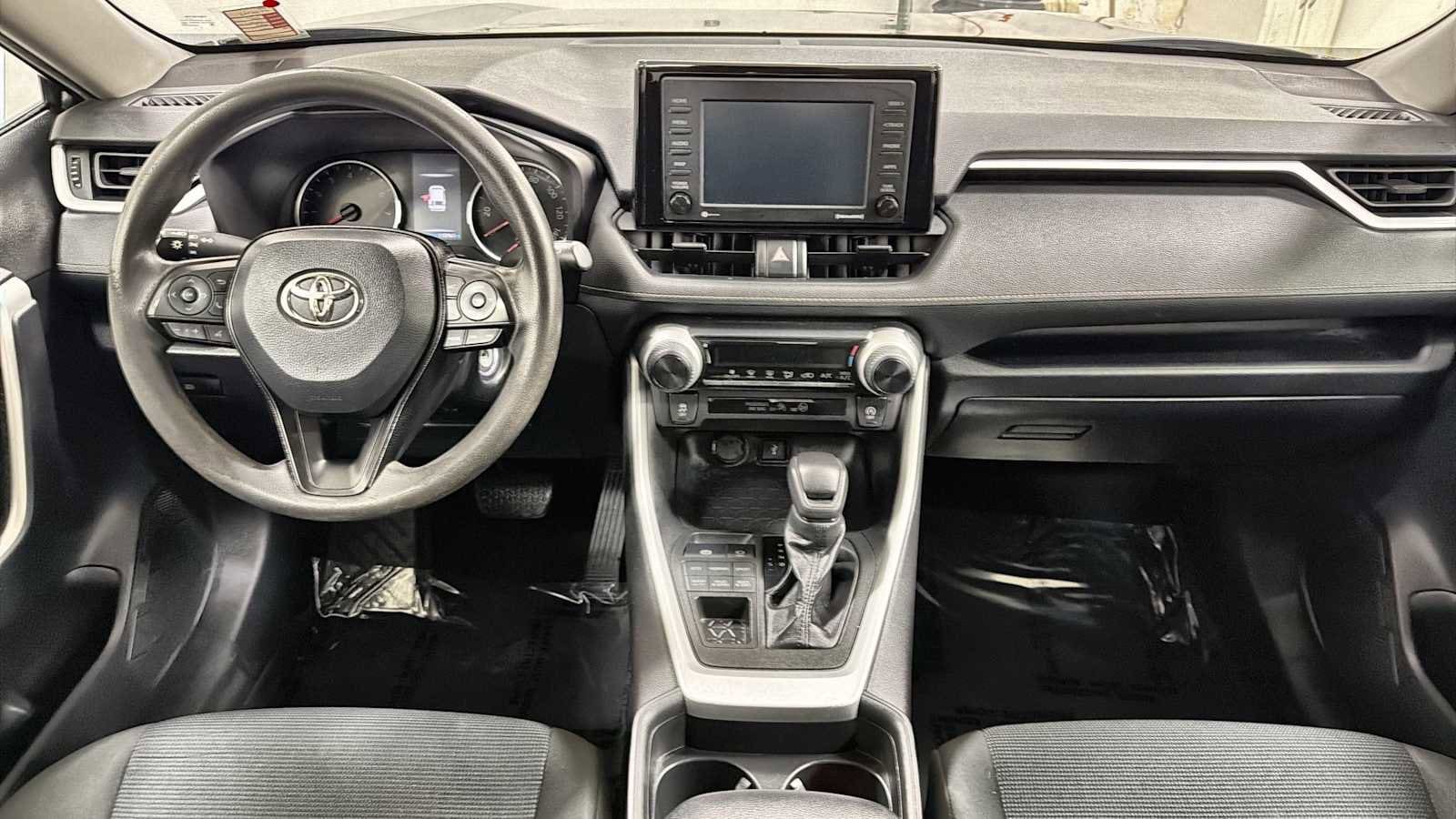 Thumbnail: 2021 Toyota RAV4 - 25