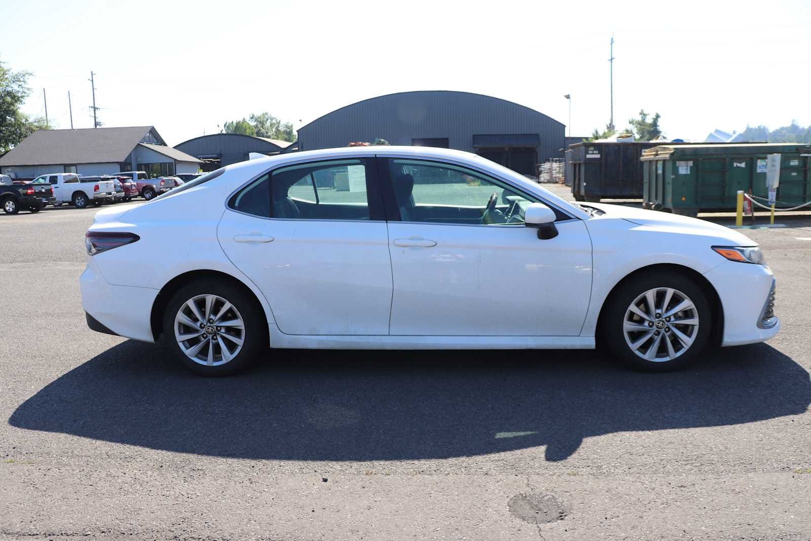 2023 Toyota Camry LE 4