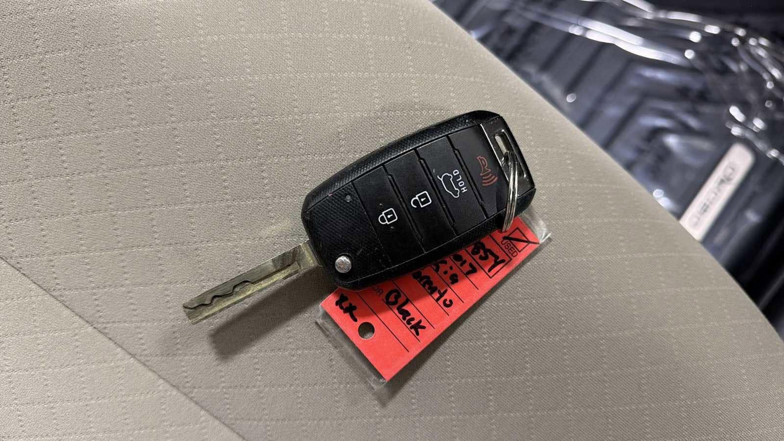 Thumbnail: 2017 Kia Sorento - 30