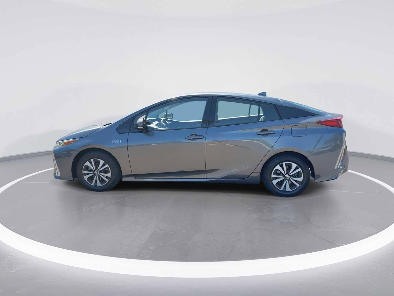 Thumbnail: 2017 Toyota Prius Prime - 5