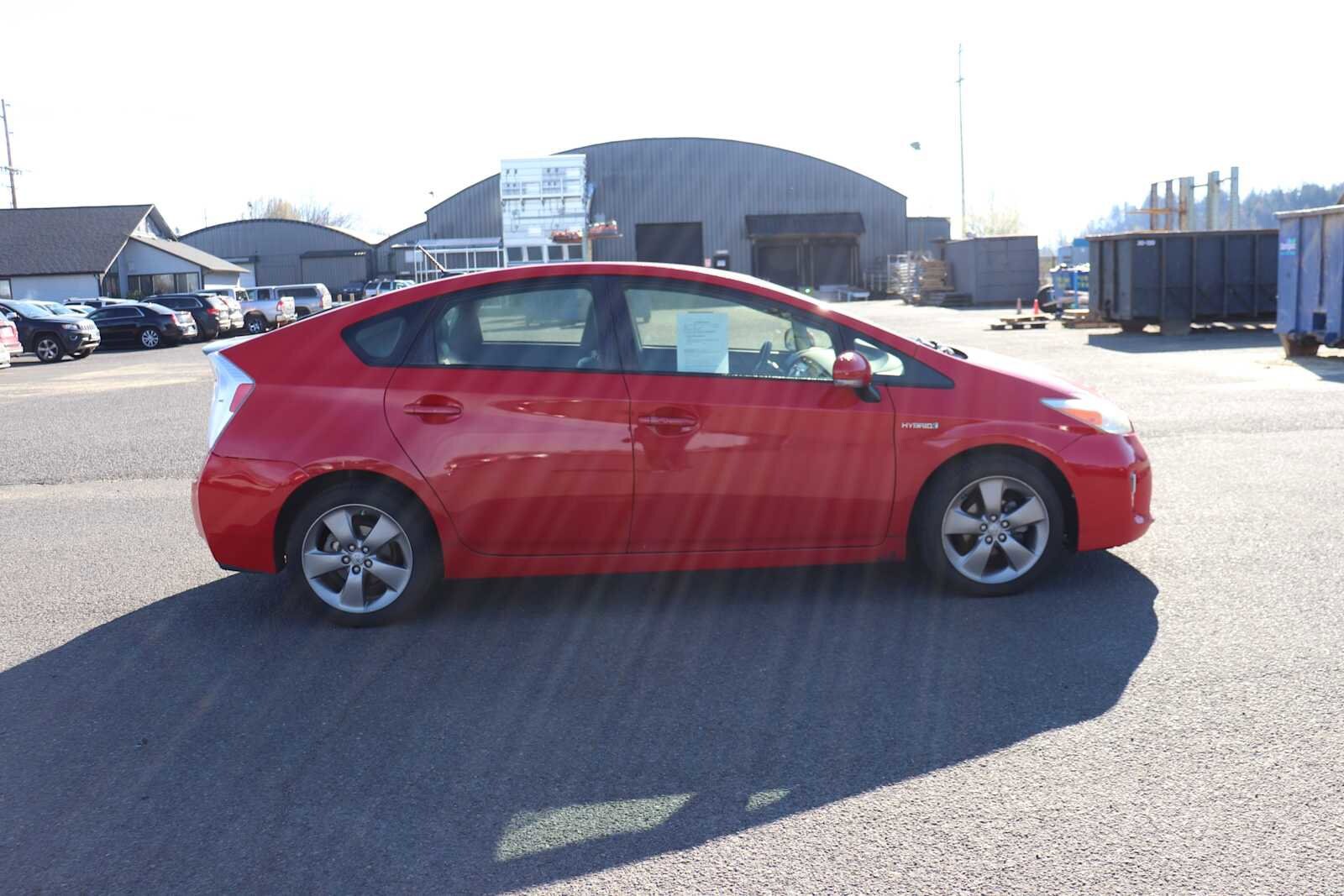 Thumbnail: 2015 Toyota Prius - 4