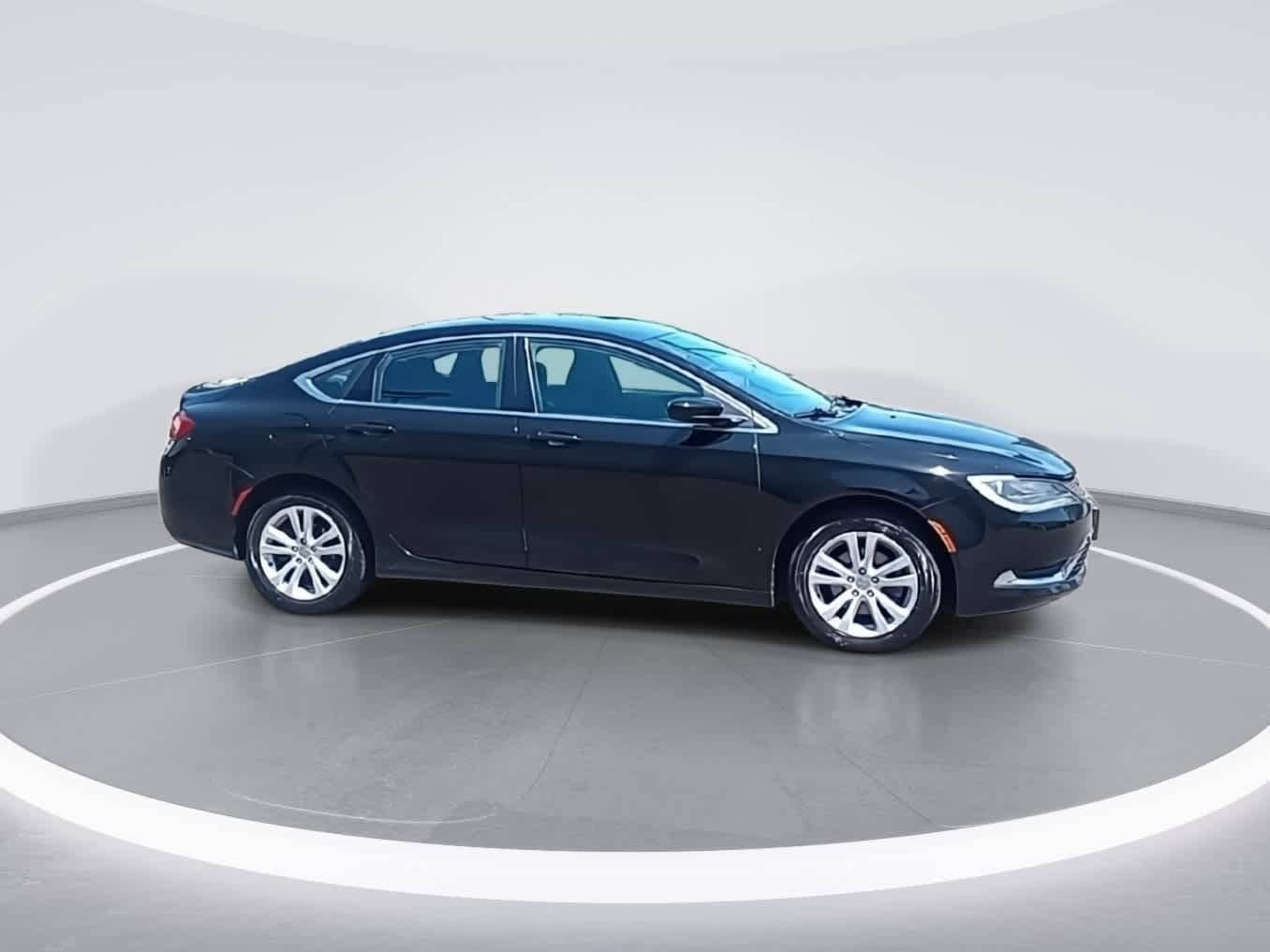 Thumbnail: 2016 Chrysler 200 - 9