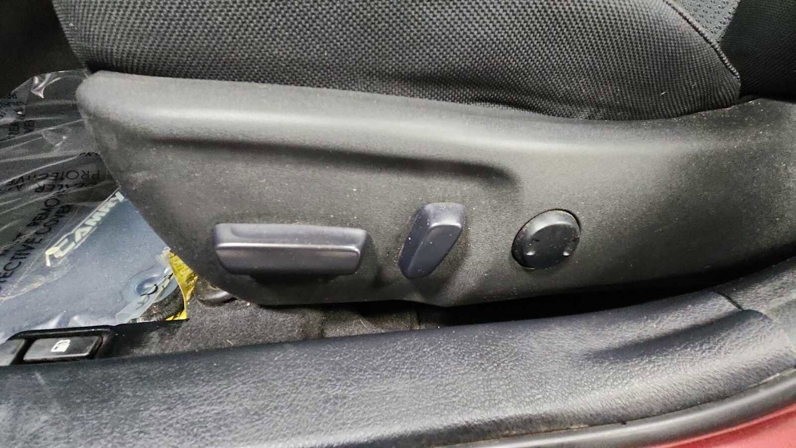 Thumbnail: 2016 Toyota Camry - 14