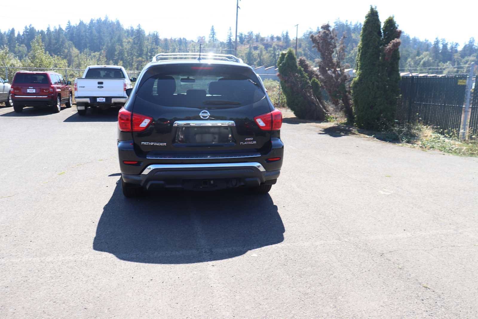 Thumbnail: 2017 Nissan Pathfinder - 6