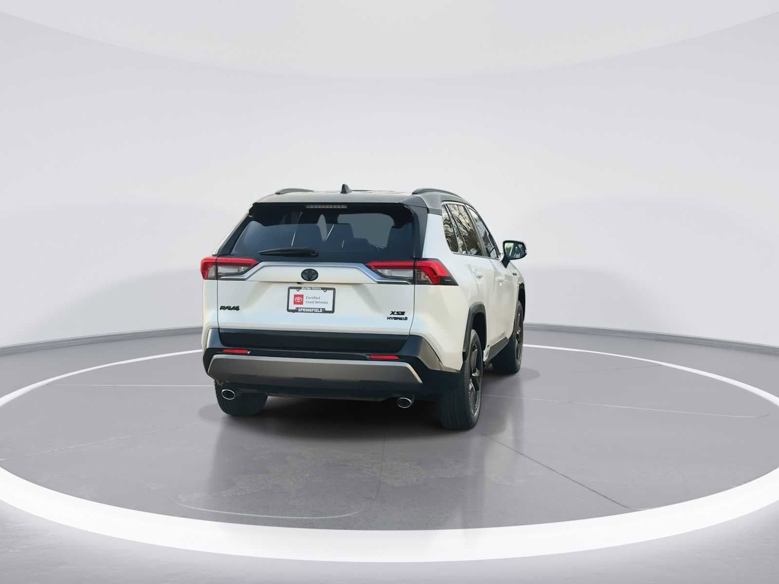 Thumbnail: 2021 Toyota RAV4 - 7