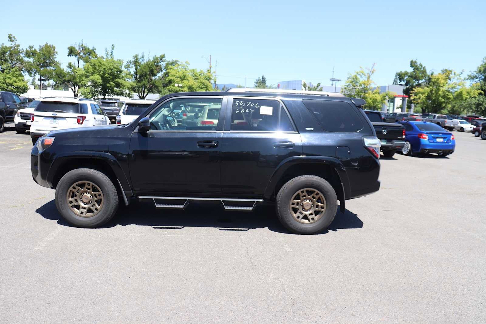 Thumbnail: 2022 Toyota 4Runner - 8