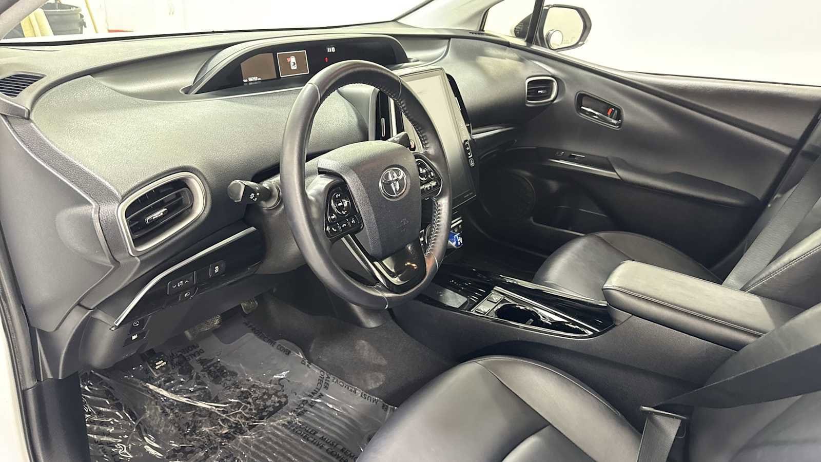 Thumbnail: 2021 Toyota Prius Prime - 12