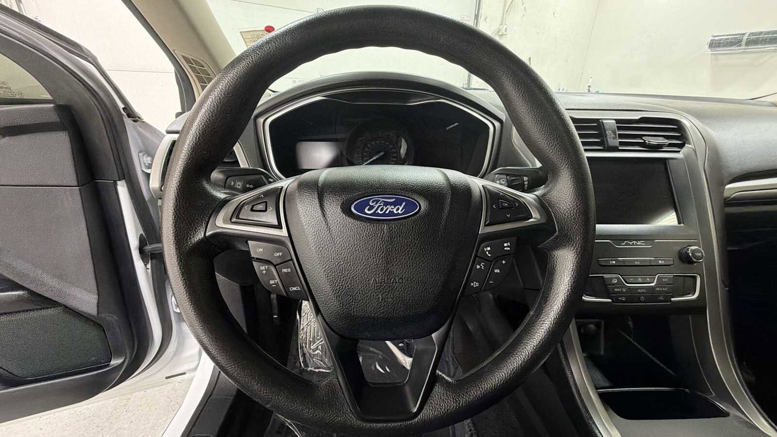 Thumbnail: 2020 Ford Fusion - 16