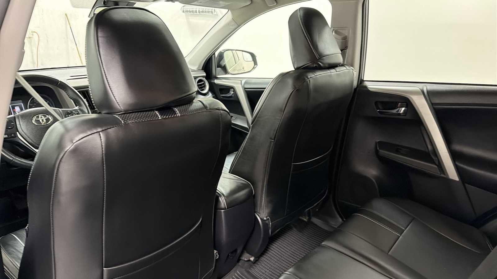 Thumbnail: 2017 Toyota RAV4 - 26