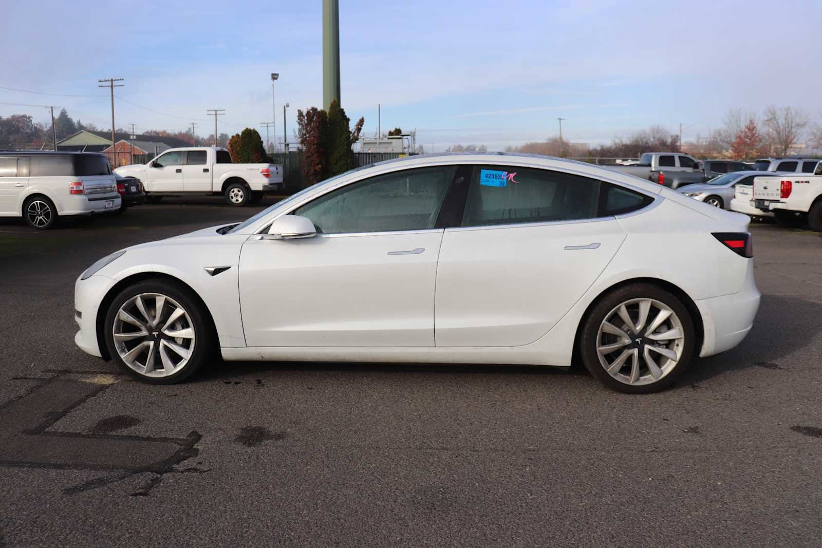 Thumbnail: 2019 Tesla Model 3 - 8