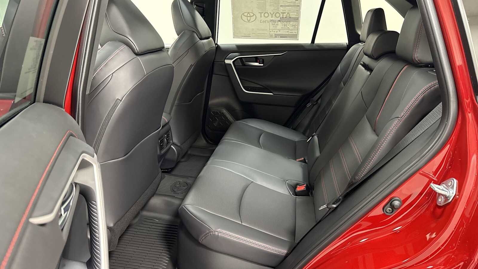 Thumbnail: 2025 Toyota RAV4 - 25