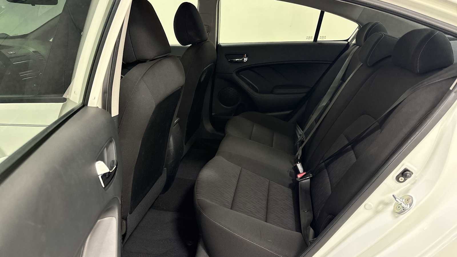 Thumbnail: 2016 Kia Forte - 22