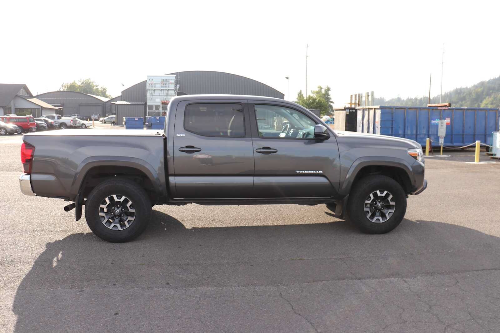 Thumbnail: 2021 Toyota Tacoma - 4