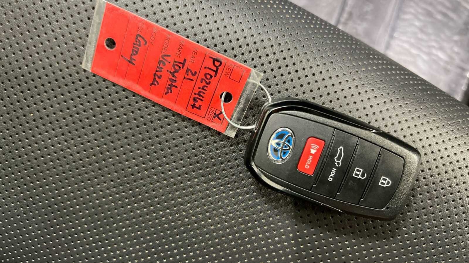 Thumbnail: 2021 Toyota Venza - 31