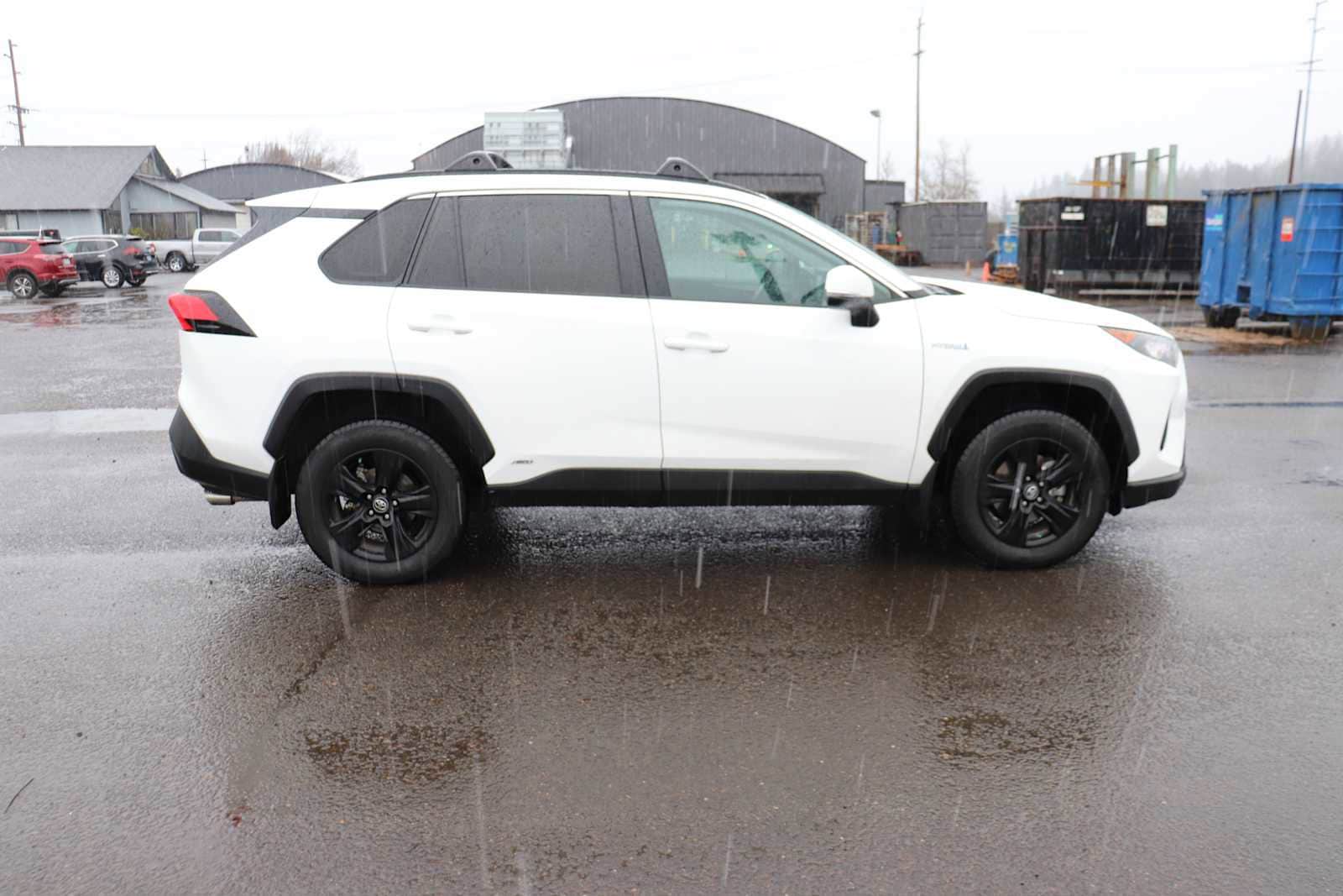 Thumbnail: 2020 Toyota RAV4 - 4