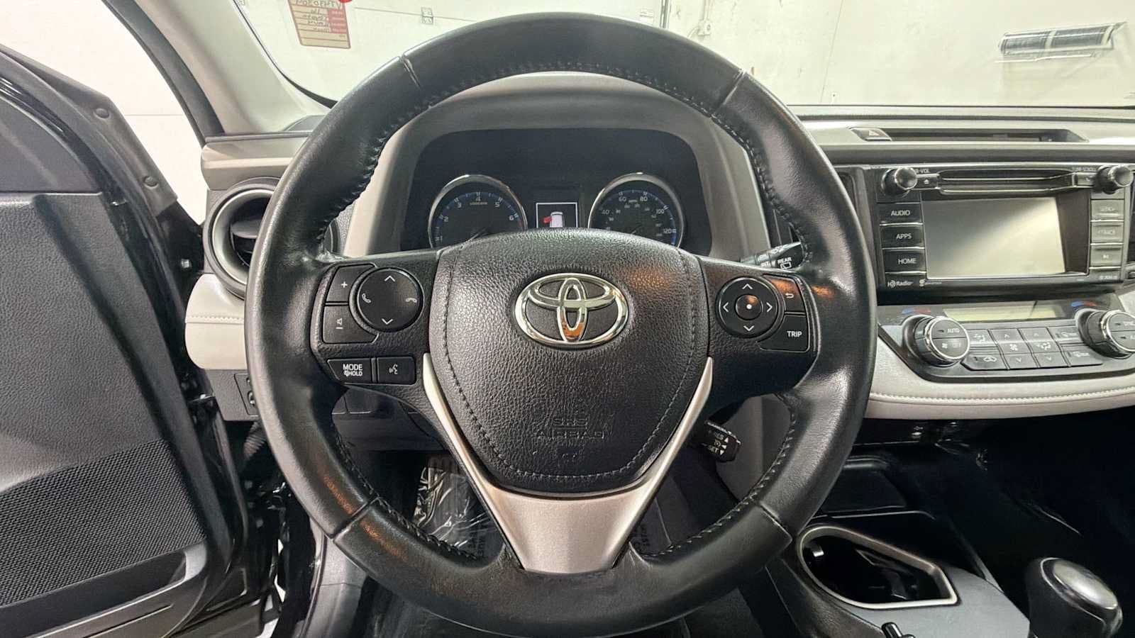 Thumbnail: 2016 Toyota RAV4 - 15