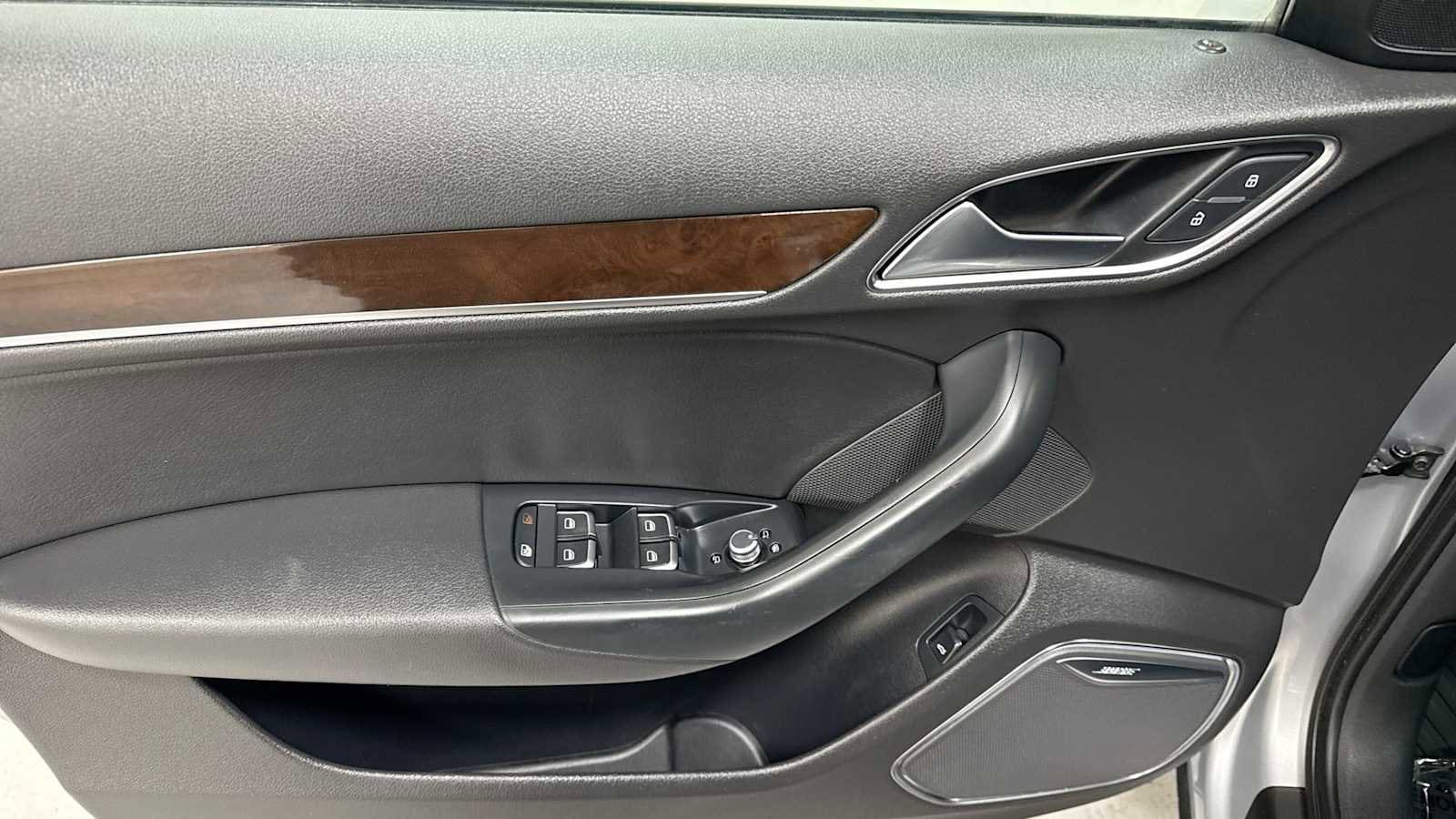Thumbnail: 2015 Audi Q3 - 15