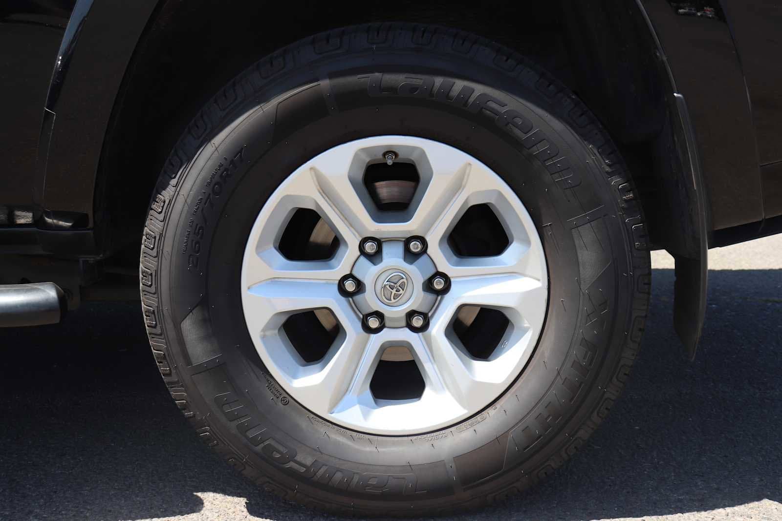 Thumbnail: 2014 Toyota 4Runner - 9