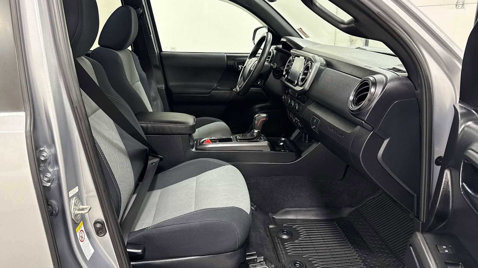 Thumbnail: 2020 Toyota Tacoma - 28