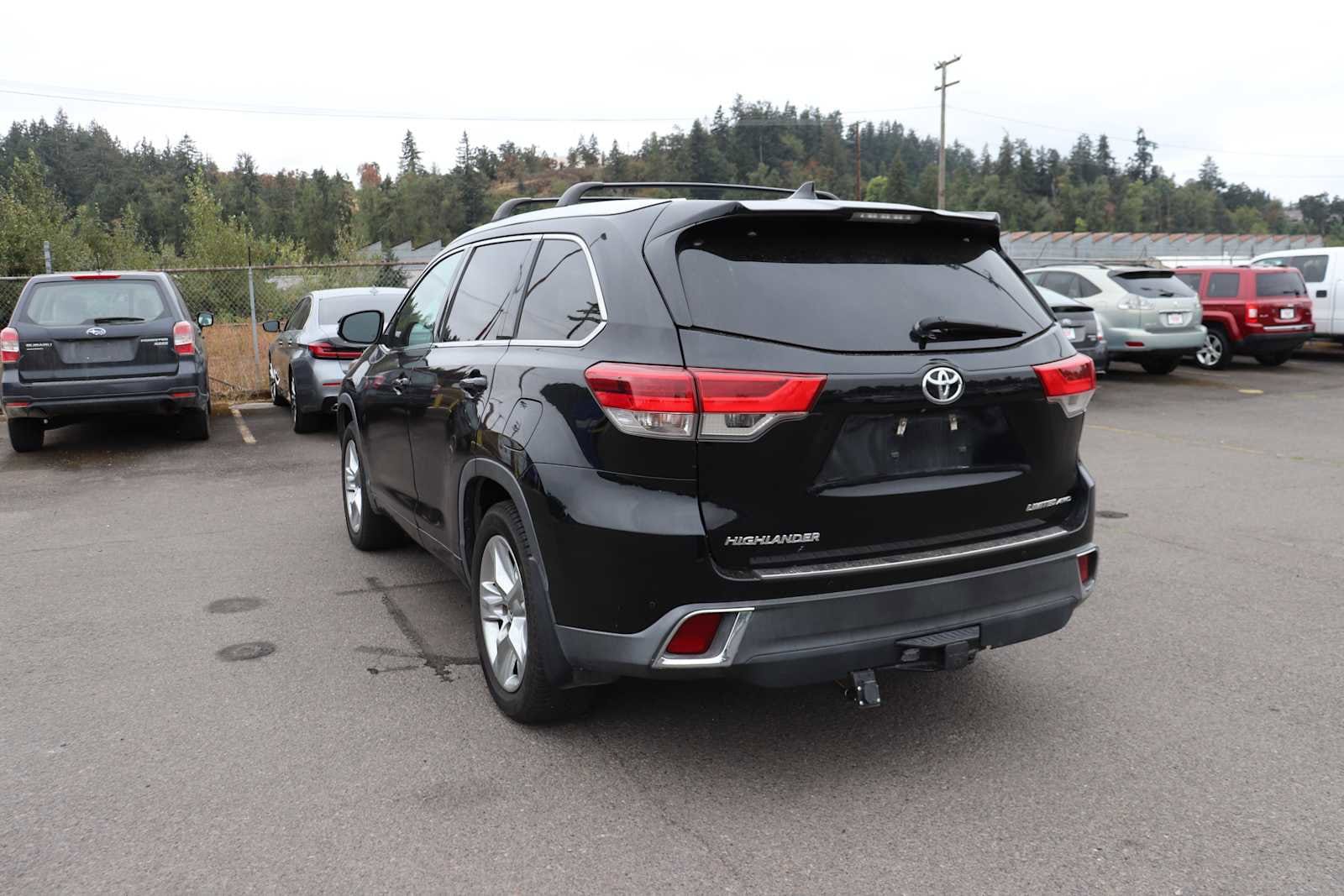 Thumbnail: 2017 Toyota Highlander - 7
