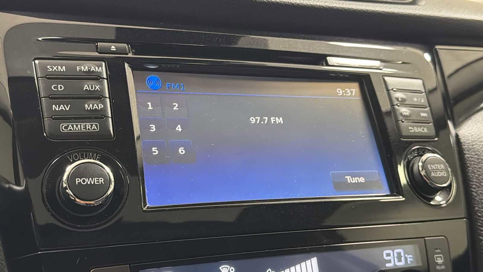 Thumbnail: 2018 Nissan Rogue Sport - 18