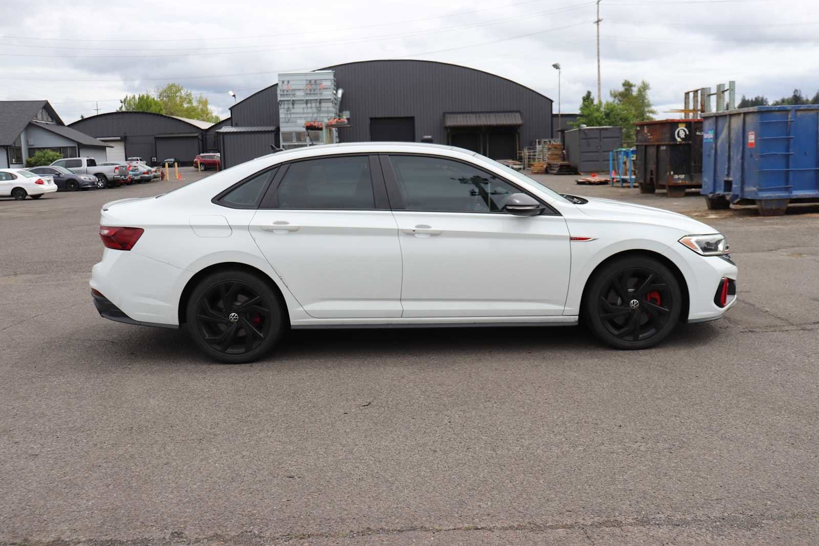 Thumbnail: 2023 Volkswagen Jetta - 4