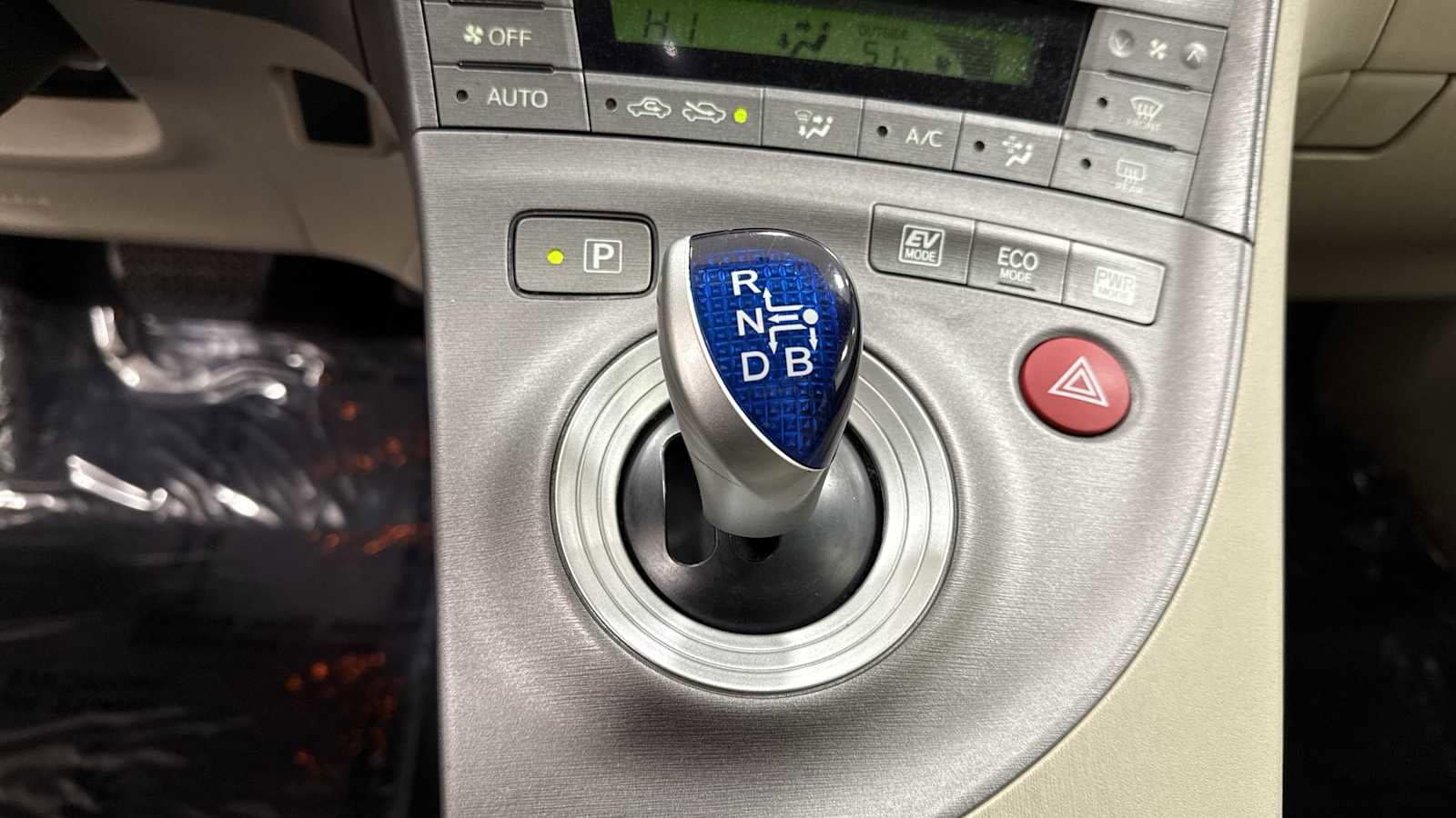 Thumbnail: 2013 Toyota Prius - 21