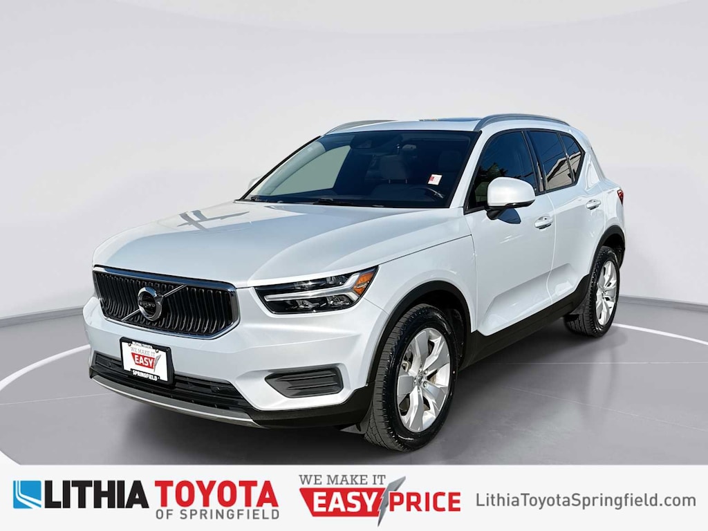 Used 2022 Volvo XC40 T5 AWD Momentum SUV