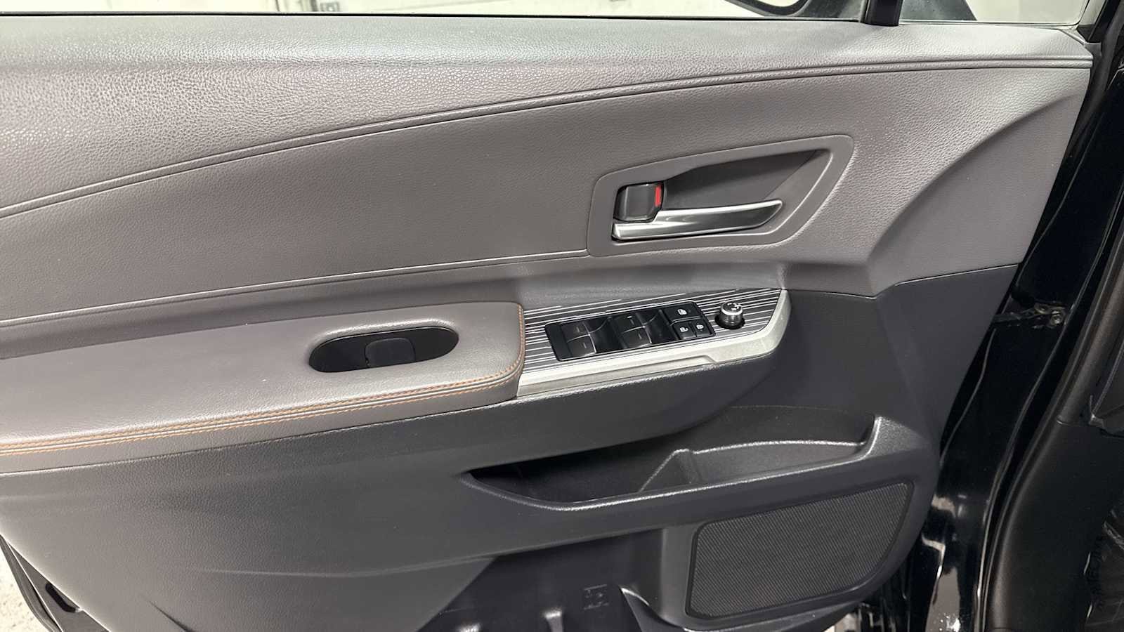 Thumbnail: 2021 Toyota Sienna - 15