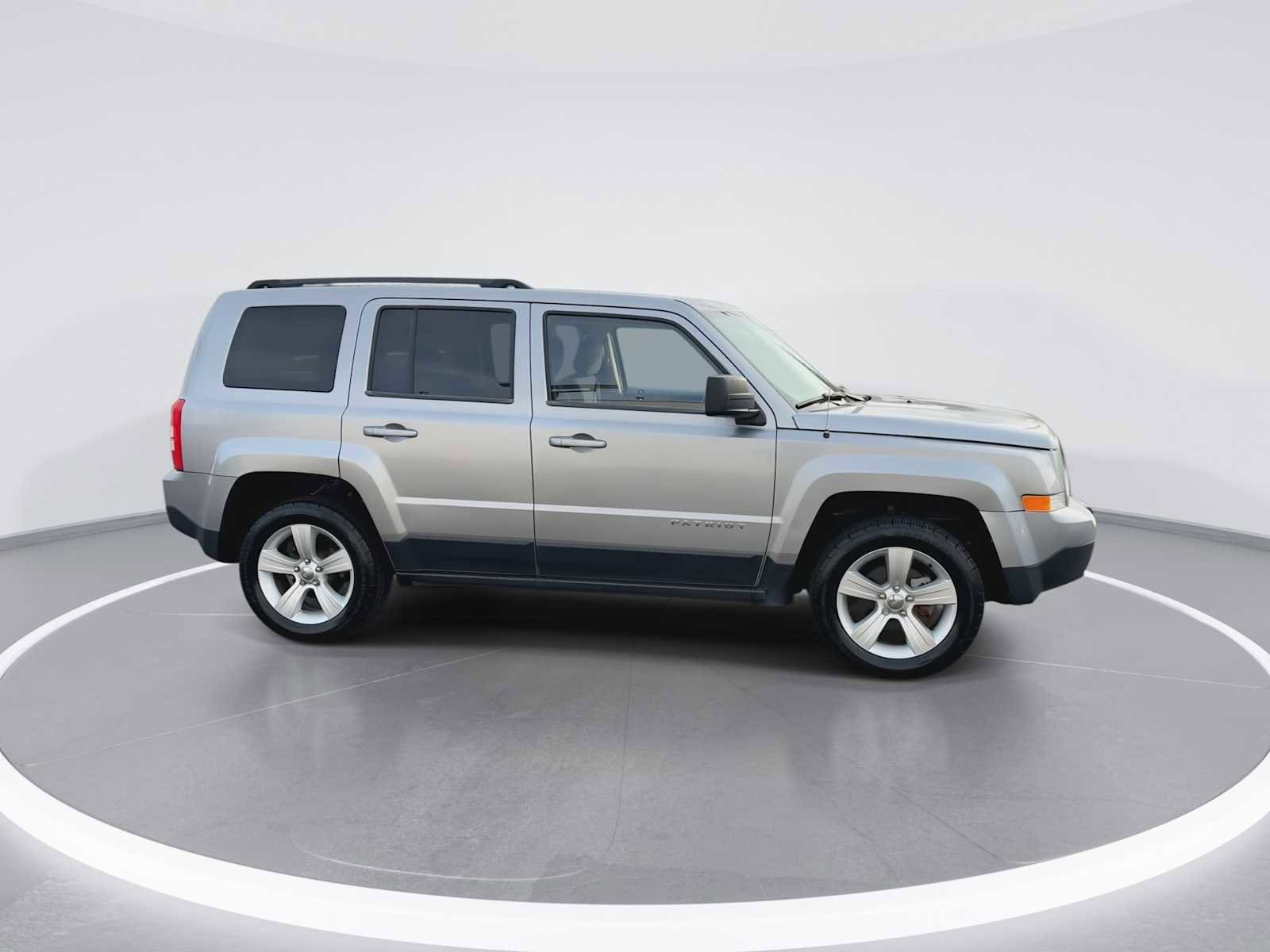 Thumbnail: 2014 Jeep Patriot - 9