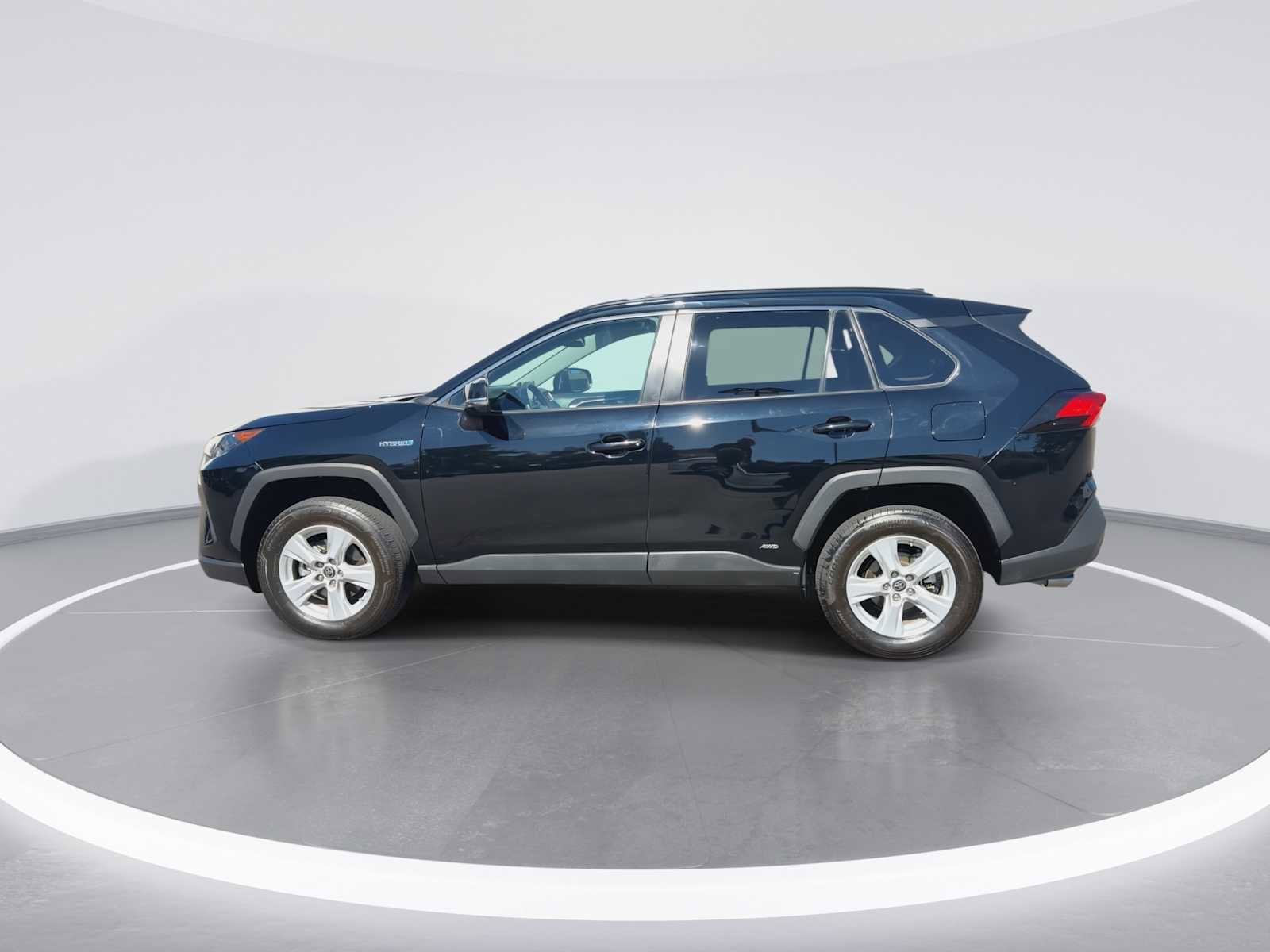 Thumbnail: 2021 Toyota RAV4 - 5