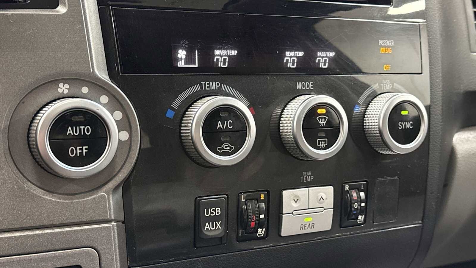 Thumbnail: 2010 Toyota Sequoia - 20