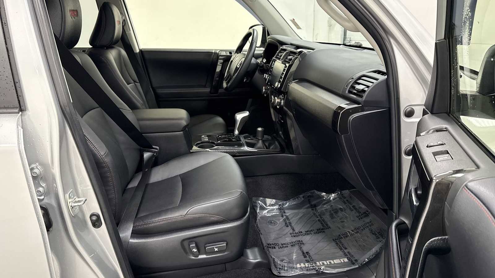 Thumbnail: 2022 Toyota 4Runner - 30