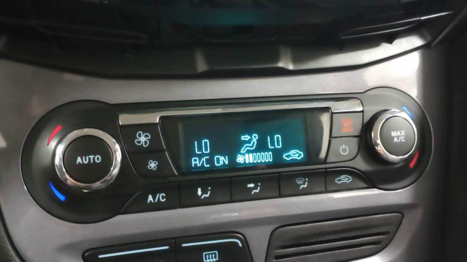 Thumbnail: 2014 Ford Focus - 21