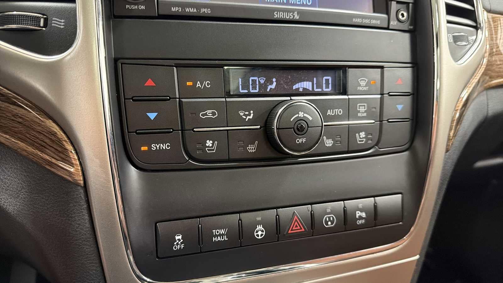 Thumbnail: 2013 Jeep Grand Cherokee - 21