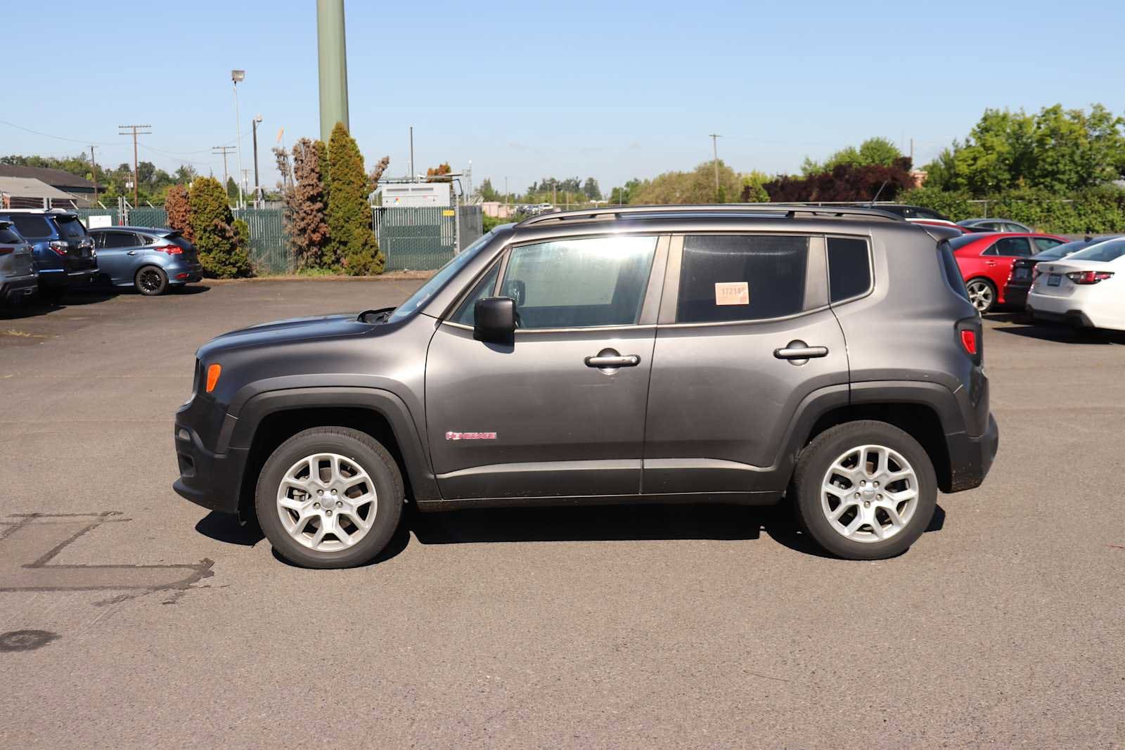 Thumbnail: 2017 Jeep Renegade - 8