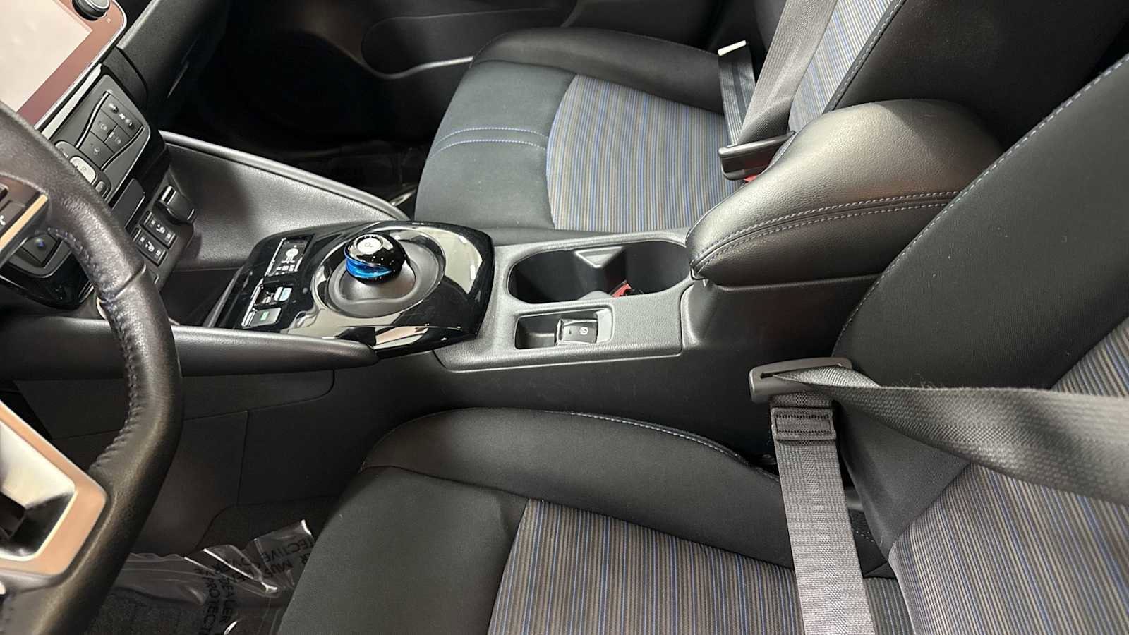 Thumbnail: 2021 Nissan Leaf - 23