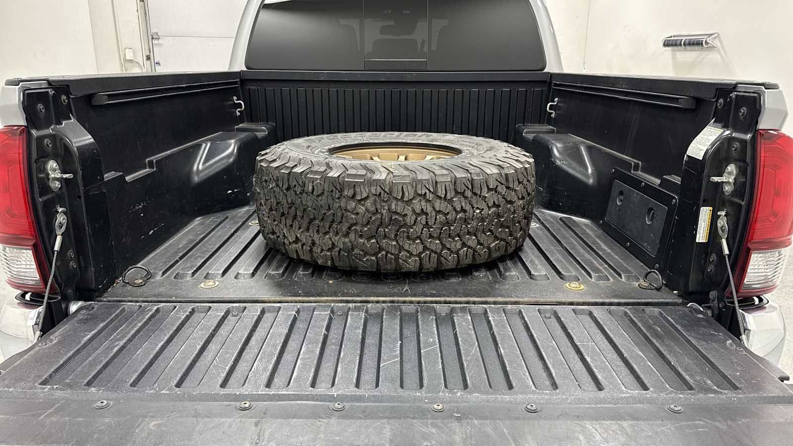 Thumbnail: 2019 Toyota Tacoma - 27