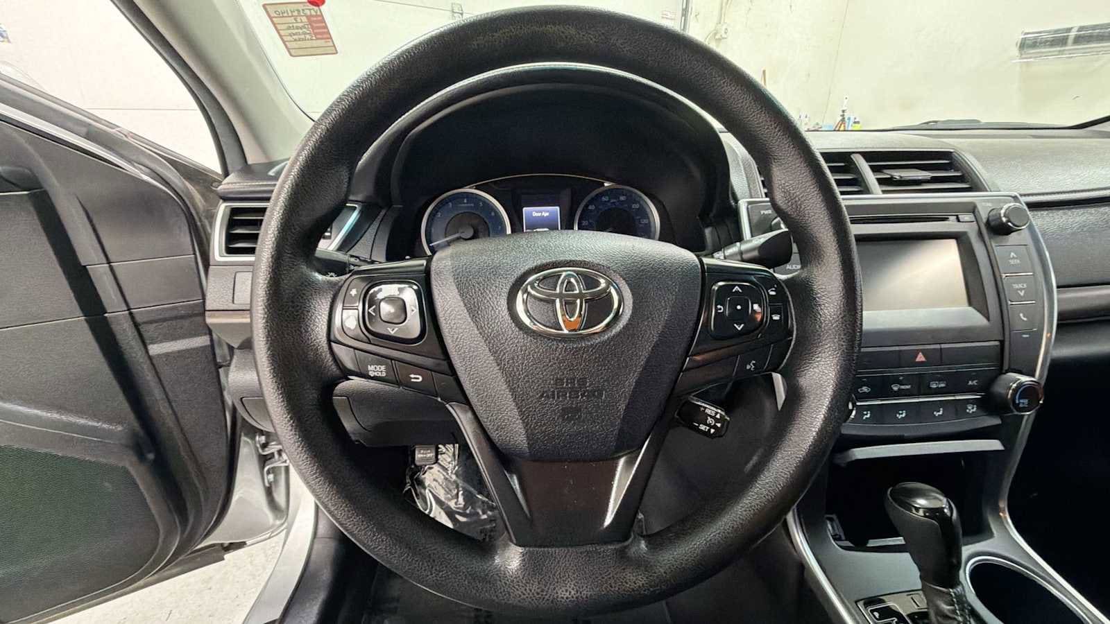 Thumbnail: 2017 Toyota Camry - 16