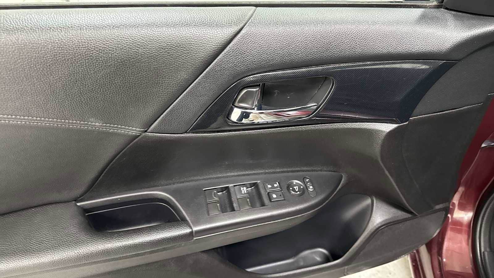 Thumbnail: 2013 Honda Accord - 15