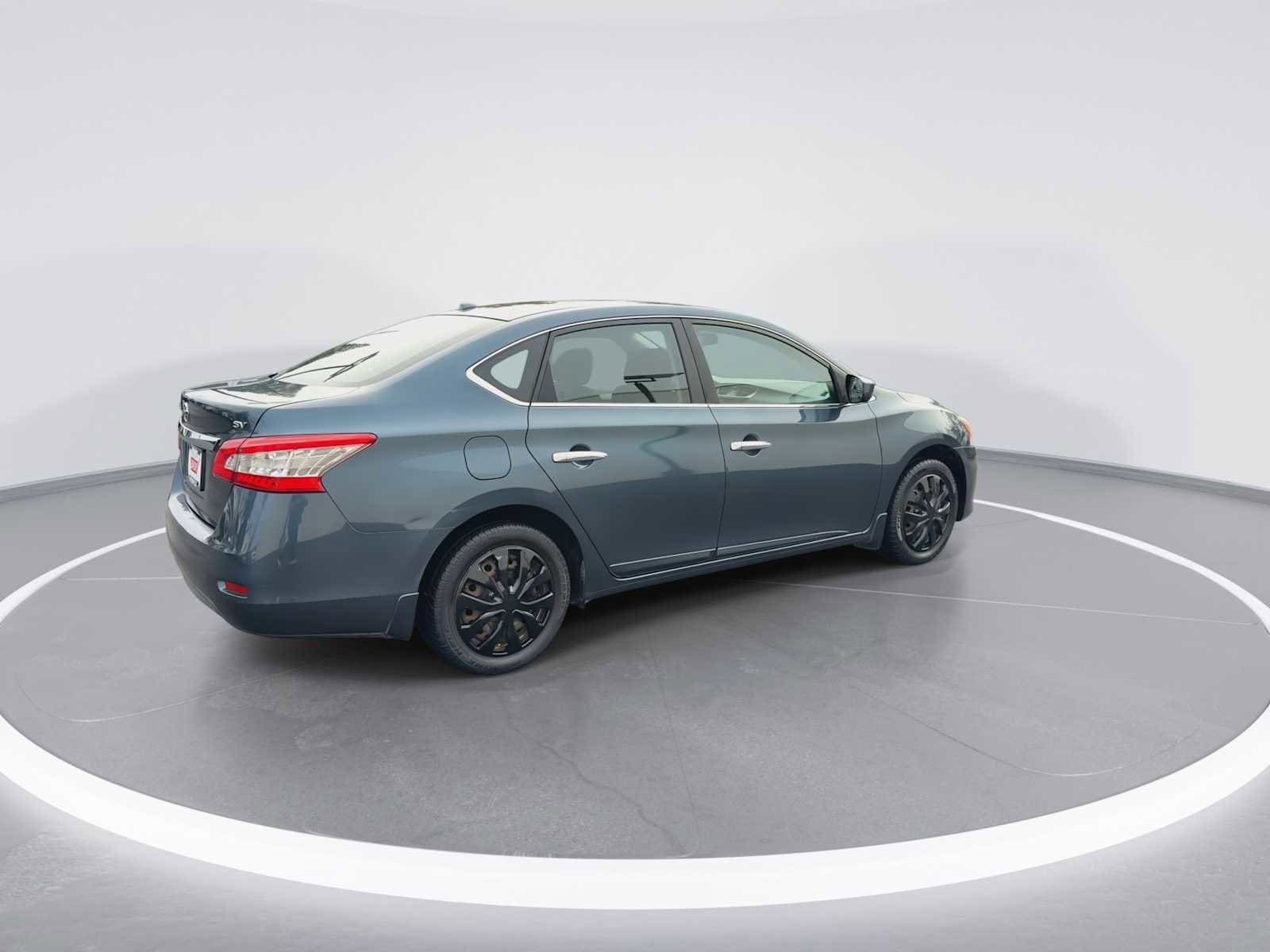 Thumbnail: 2015 Nissan Sentra - 8