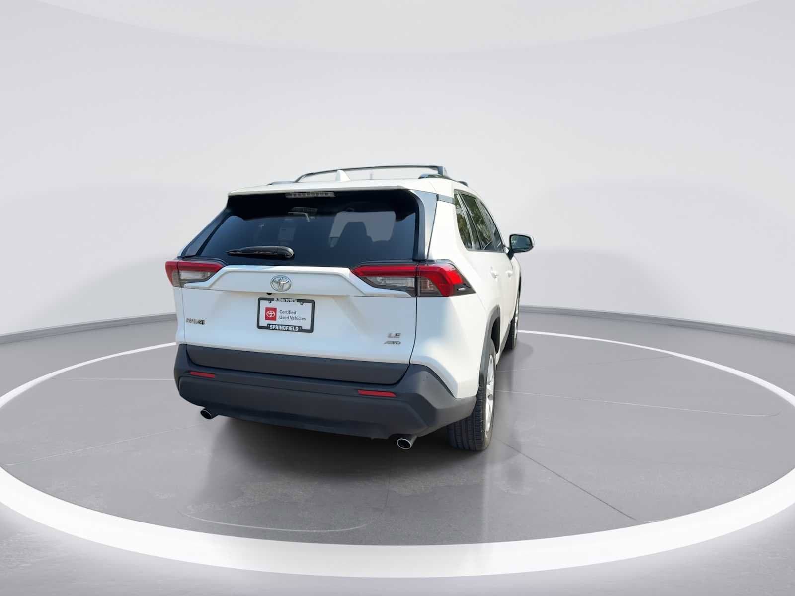 Thumbnail: 2019 Toyota RAV4 - 7