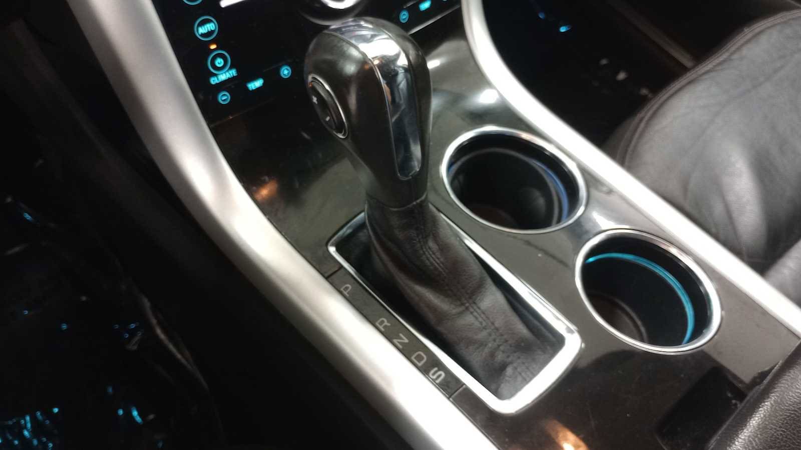 Thumbnail: 2013 Ford Edge - 21