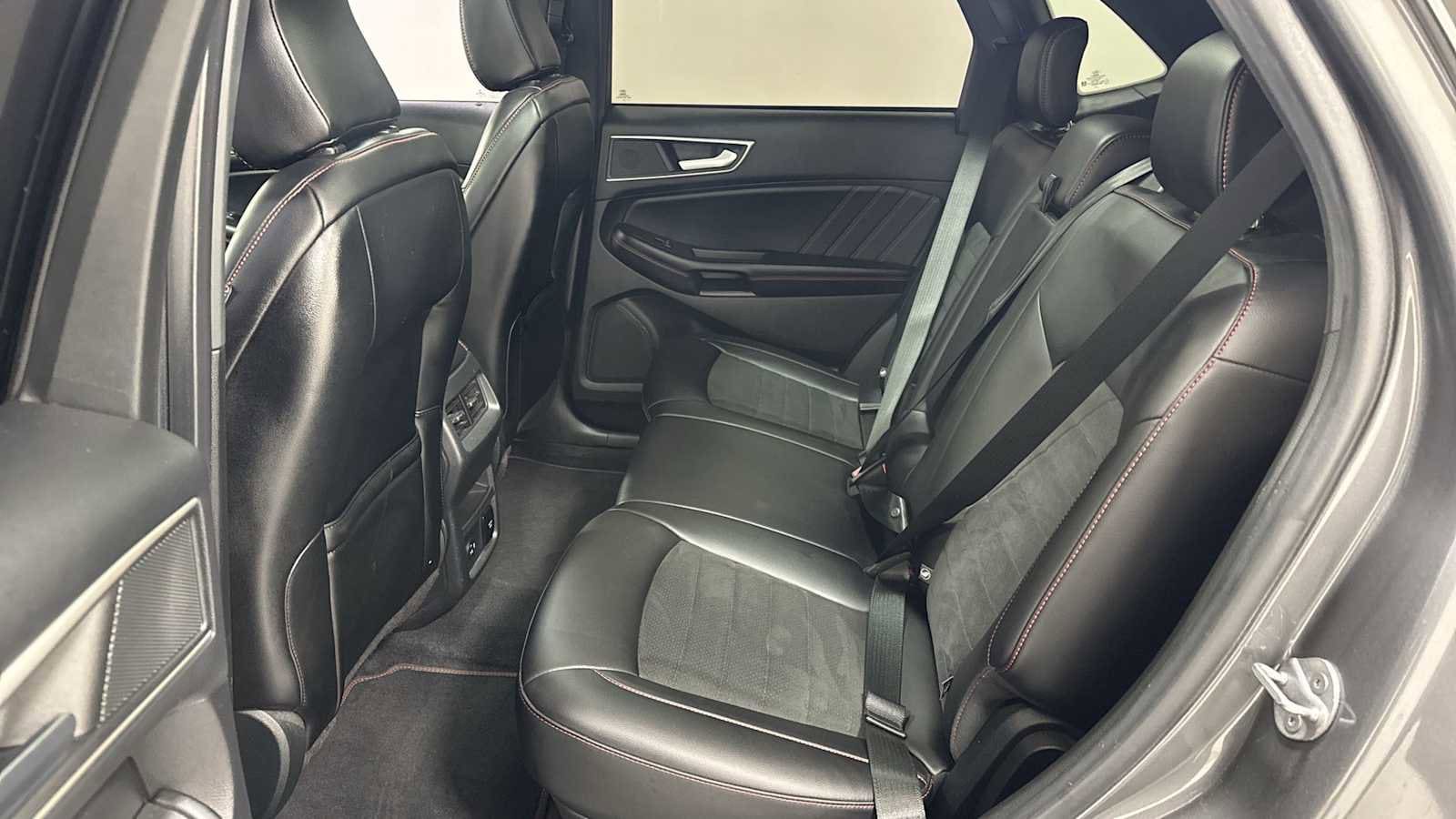 Thumbnail: 2022 Ford Edge - 24