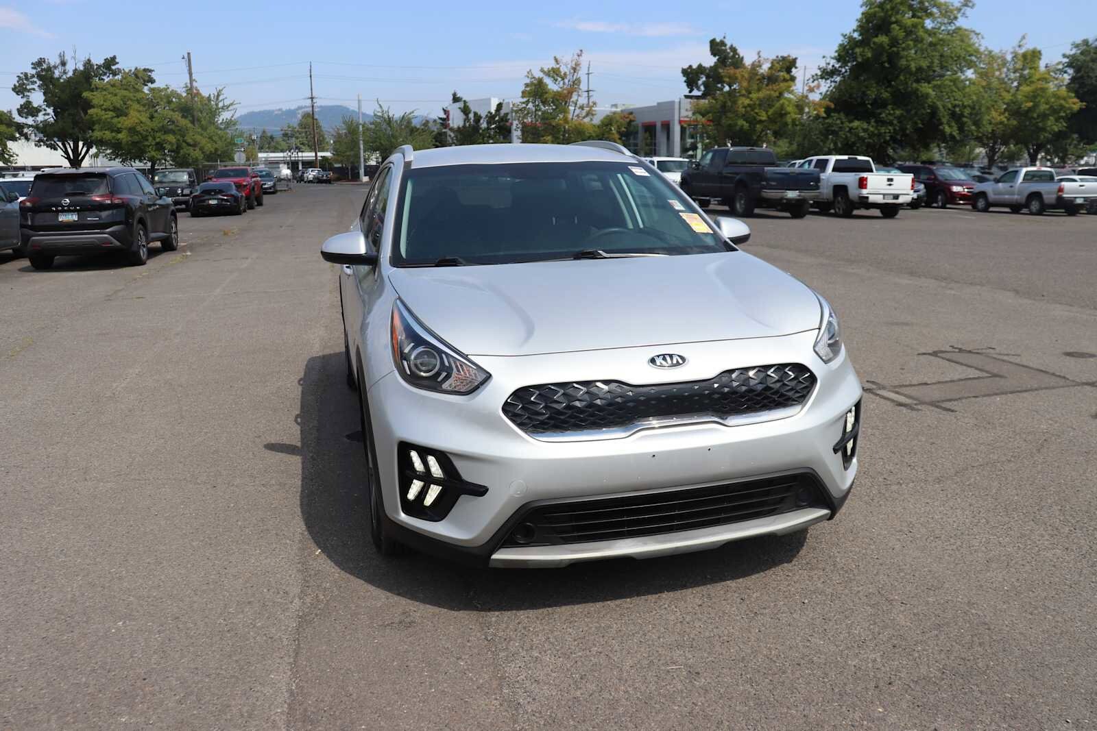 2020 Kia Niro LX photo 3