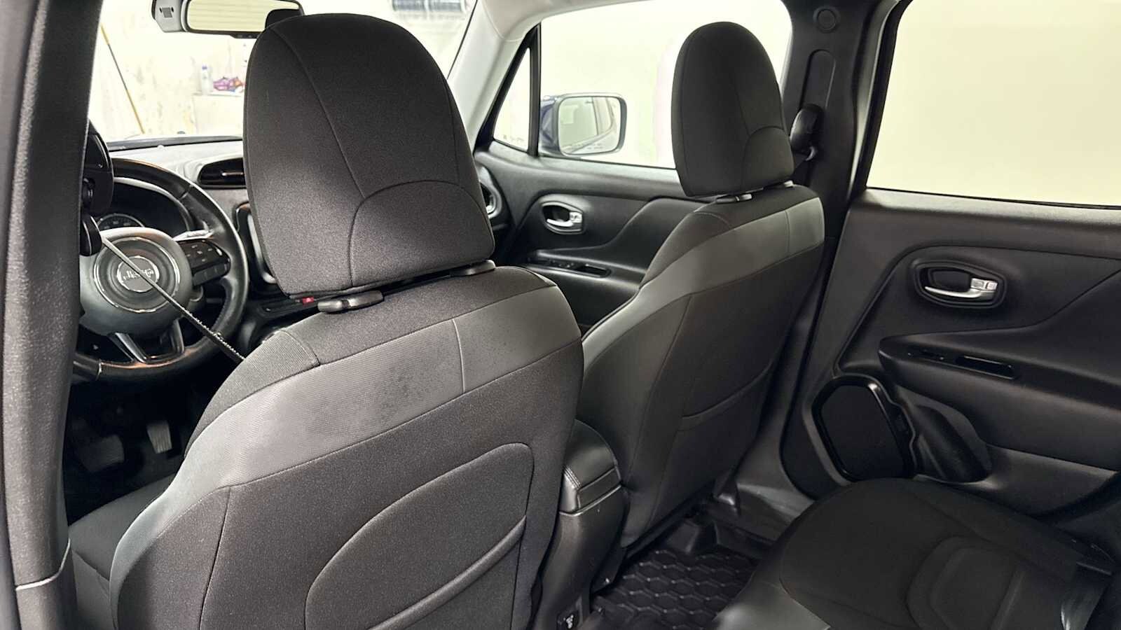 Thumbnail: 2017 Jeep Renegade - 25