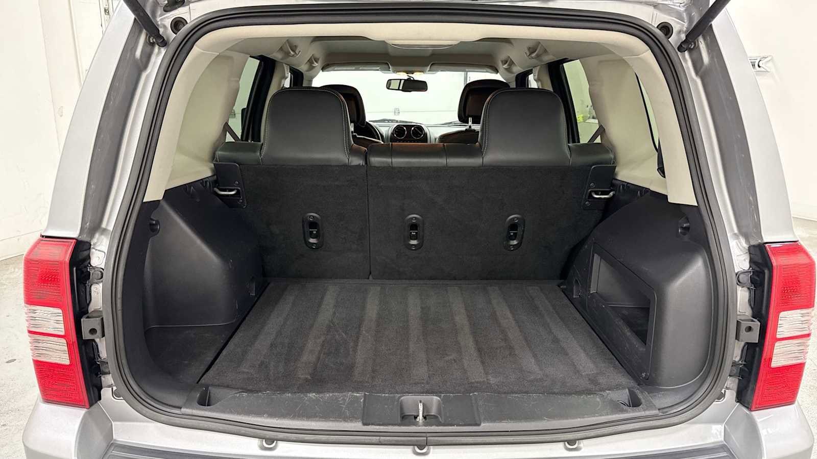 Thumbnail: 2016 Jeep Patriot - 25