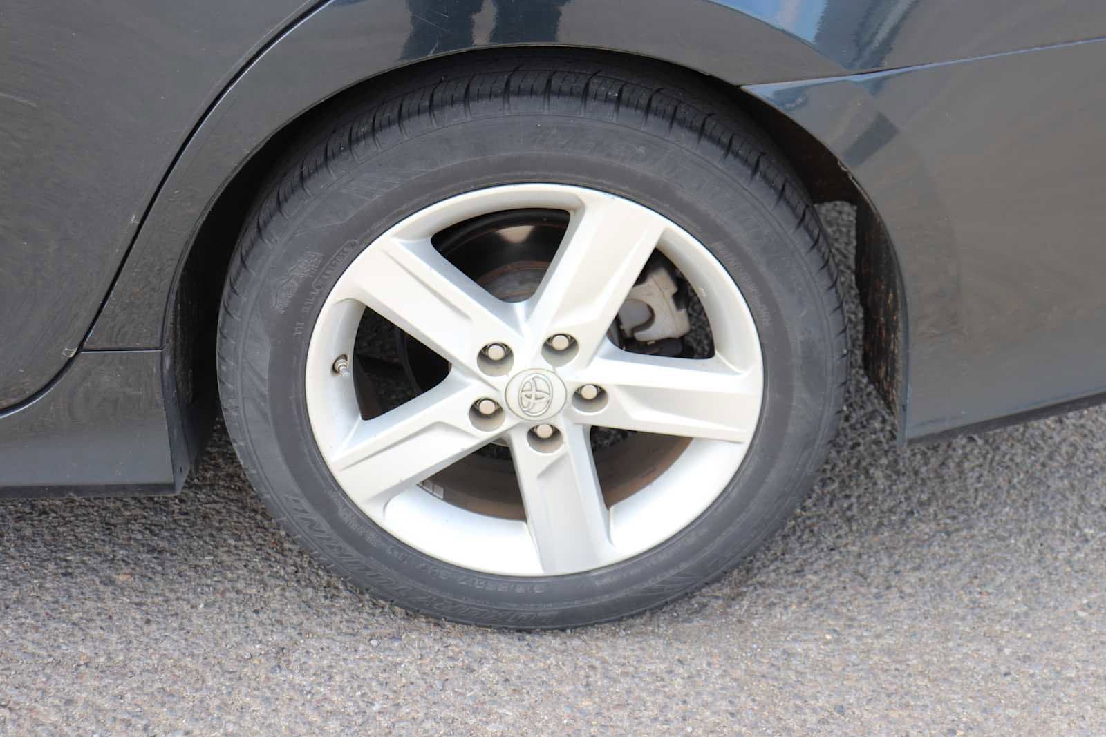 Thumbnail: 2014 Toyota Camry - 9