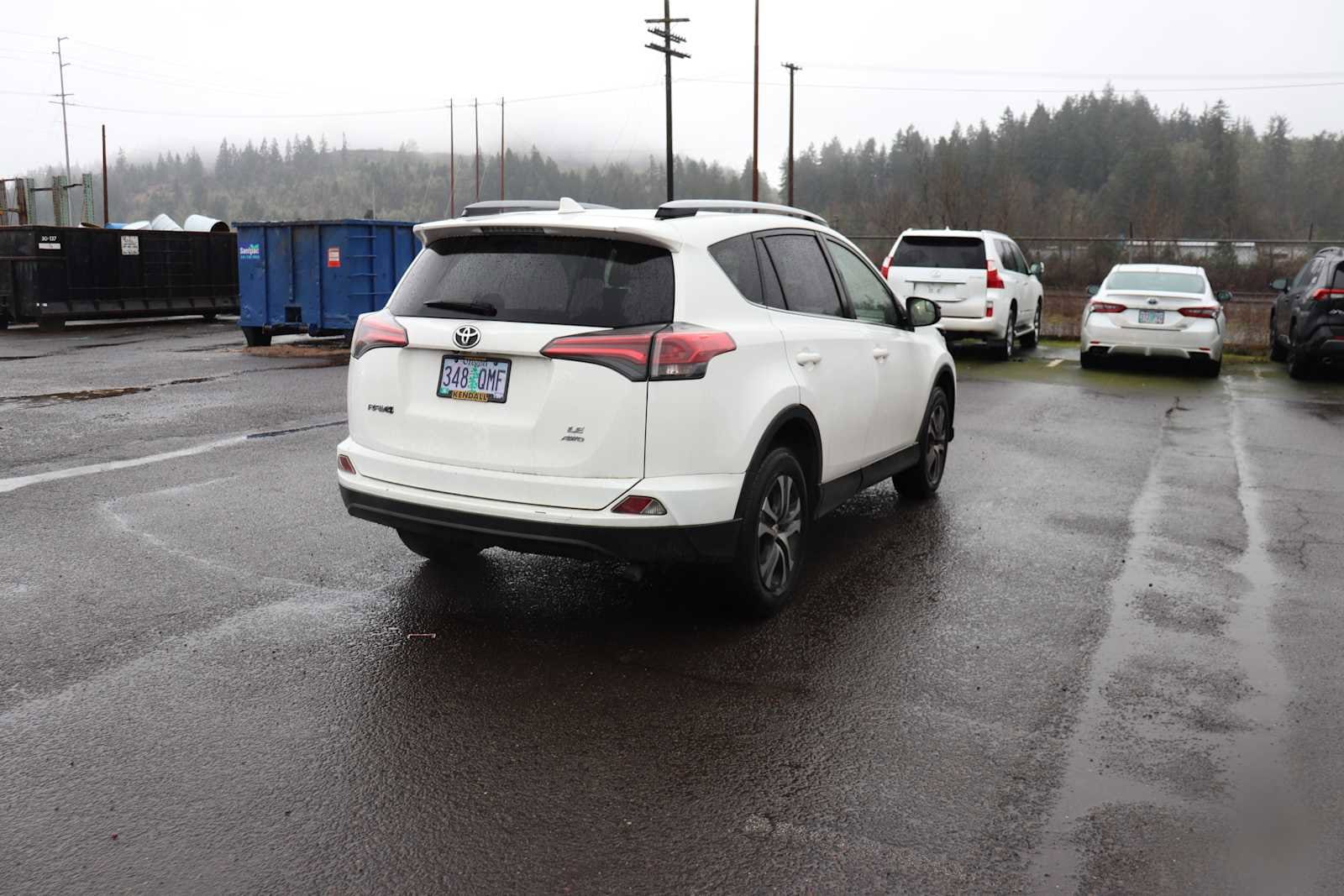 Thumbnail: 2017 Toyota RAV4 - 5