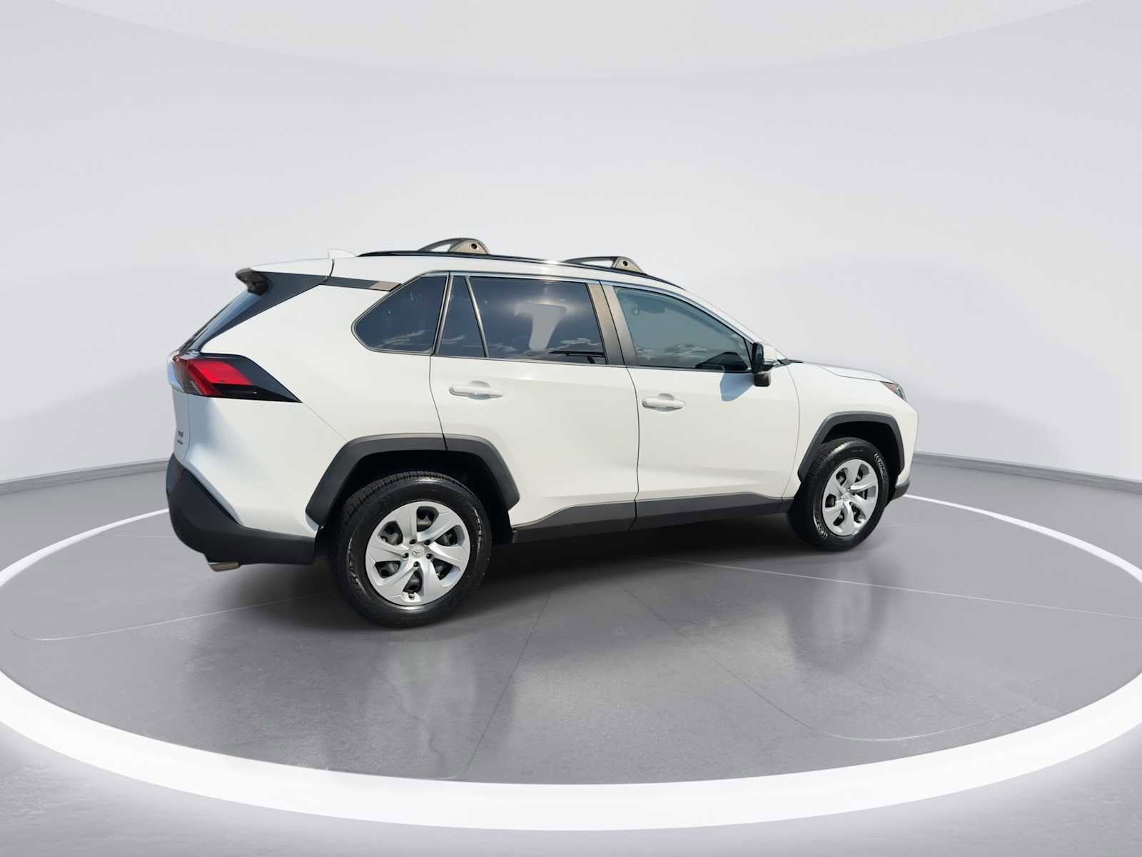 Thumbnail: 2019 Toyota RAV4 - 8
